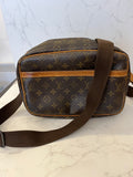 Pre Loved Louis Vuitton Vintage Monogram Reporter Shoulder or Crossbody Bag