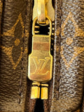Pre Loved Louis Vuitton Trotteur Beaubourg Shoulder / Crossbody Bag in Monogam Canvas