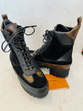Pre Loved Louis Vuitton Laureate Monogram Desert Boot uk7 (as new)