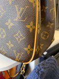 Louis Vuitton Vintage Batignolles Tote in Monogram