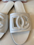 Pre Loved Dolce & Gabbana White Leather Logo Slides UK5