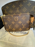 Pre Loved Louis Vuitton Mini Pochette Accessoires in Monogram Canvas - Excellent