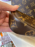Pre Loved Louis Vuitton Mini Pochette Accessoires in Monogram Canvas - Excellent