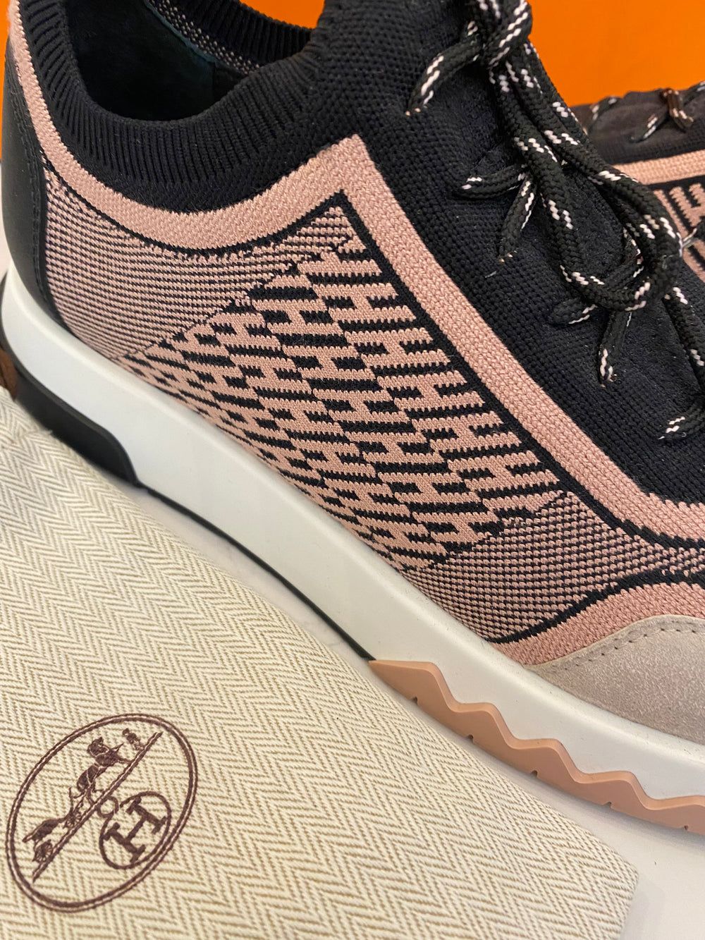 Pre Loved Hermes Addict Trainers Pink uk6 (excellent)