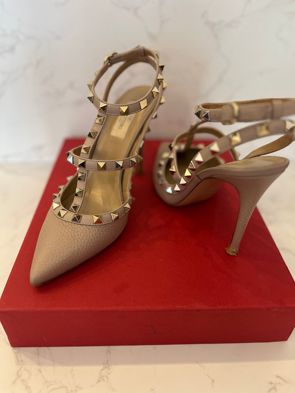Pre Loved Valentino Garavani Poudre Rock Stud Heels UK6 ** reserved NF **