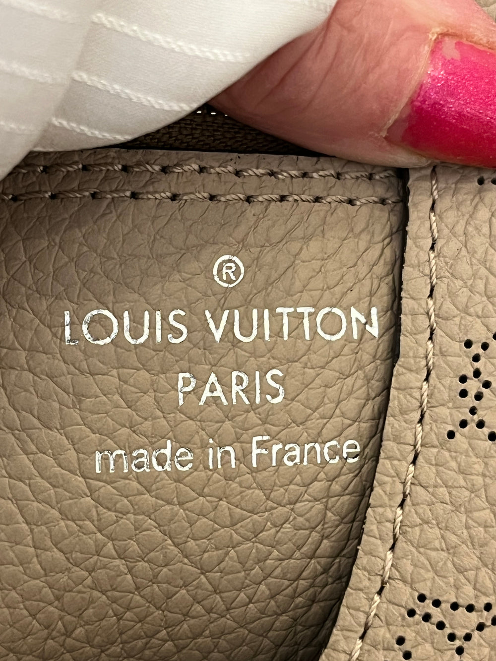 Pre Loved Louis Vuitton Carmel Hobo in Beige (excellent)