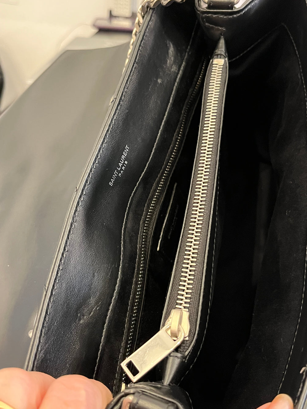 Pre Loved Yves Saint Laurent Medium Lou Lou Bag in Black - Excellent