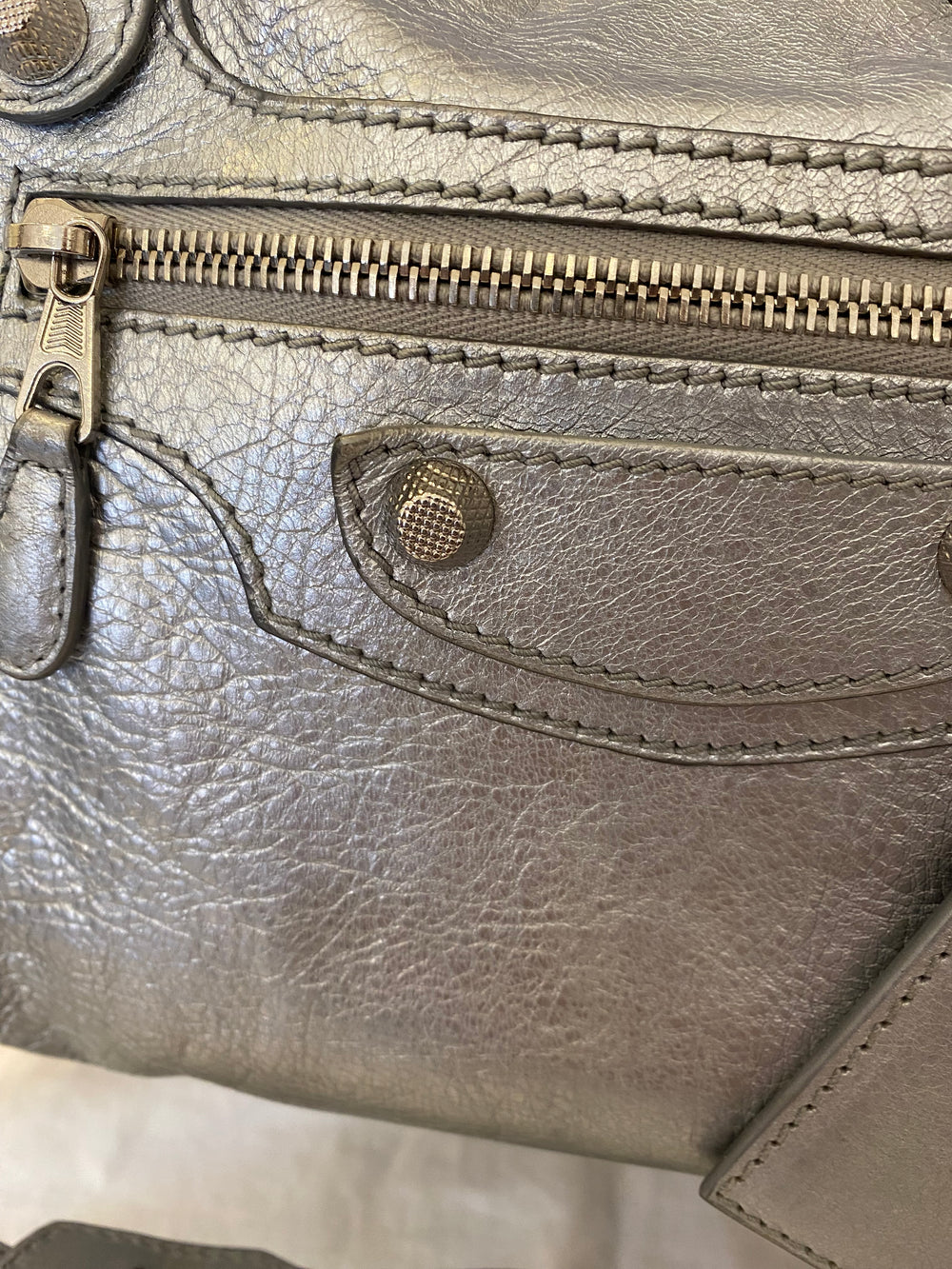 Pre Loved Balenciaga Le City in Silver Leather