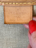 Pre Loved Louis Vuitton Vintage Monogram Excursion Bag