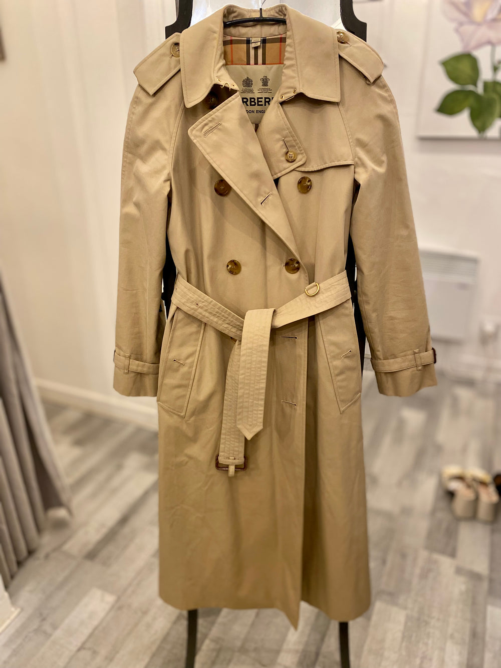 Pre Loved Burberry "The Waterloo" Trench Coat Size UK4 (fits uk6)