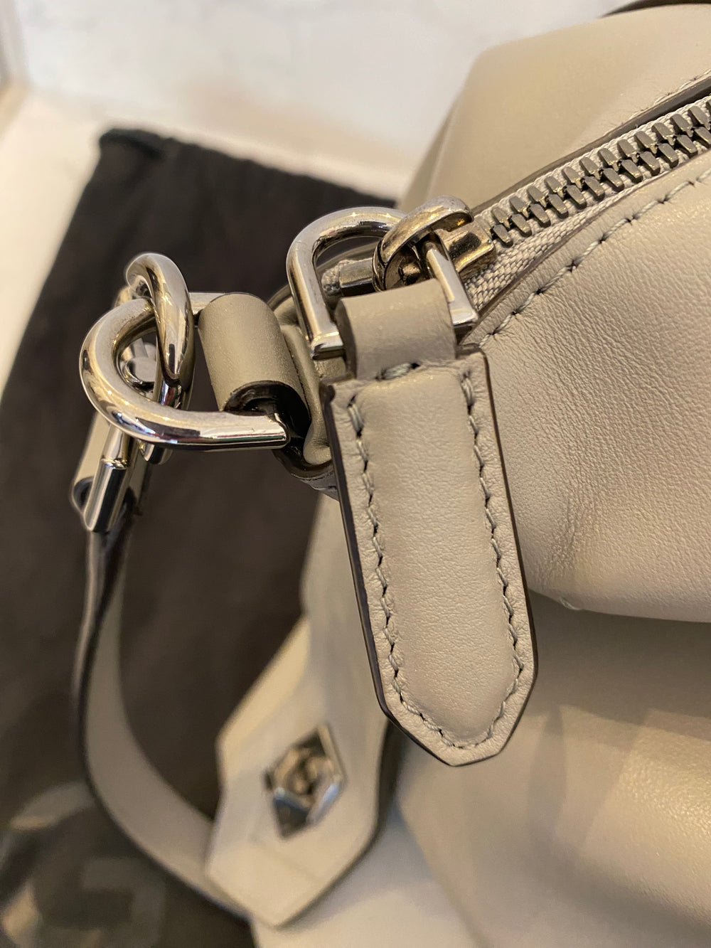 Pre Loved Givenchy Small Soft Grey Antigona  (excellent)