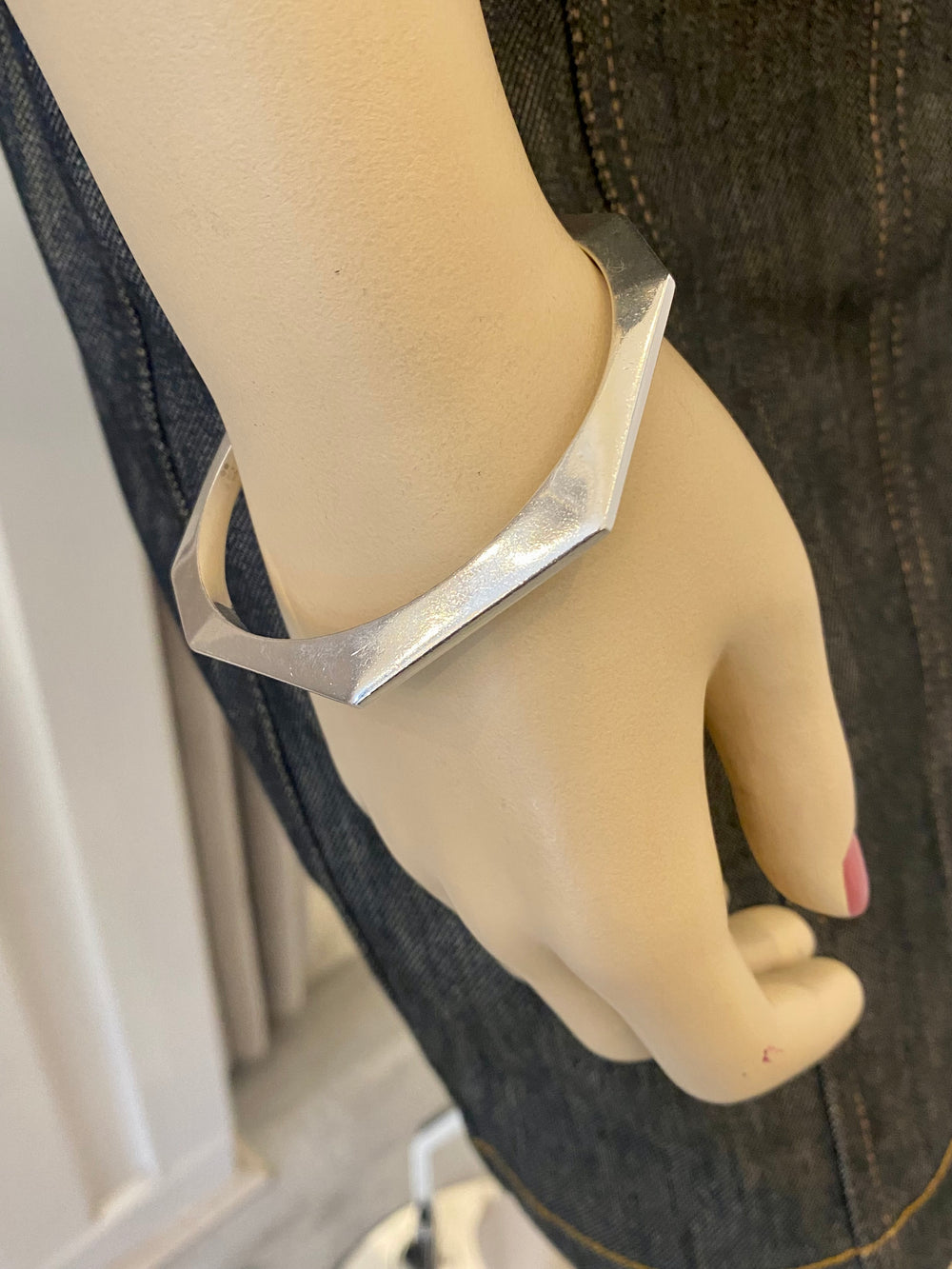 Pre Loved Bottega Venetta Silver Silhouette Cuff Medium