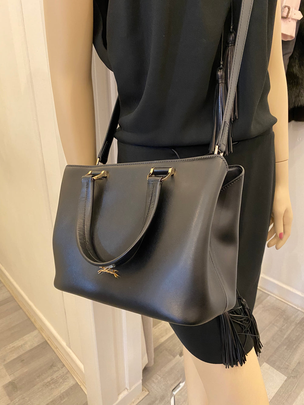 Longchamp Black leather Tote  (as new)