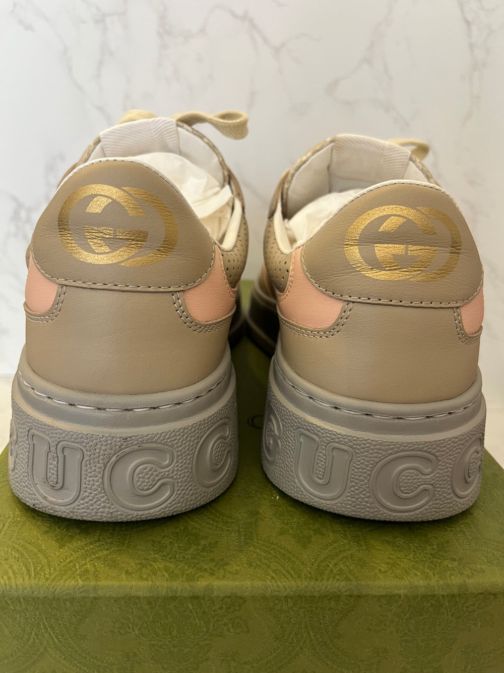 Pre Loved Gucci Trainers Size UK 7 (fits 6-6.5) (as new)
