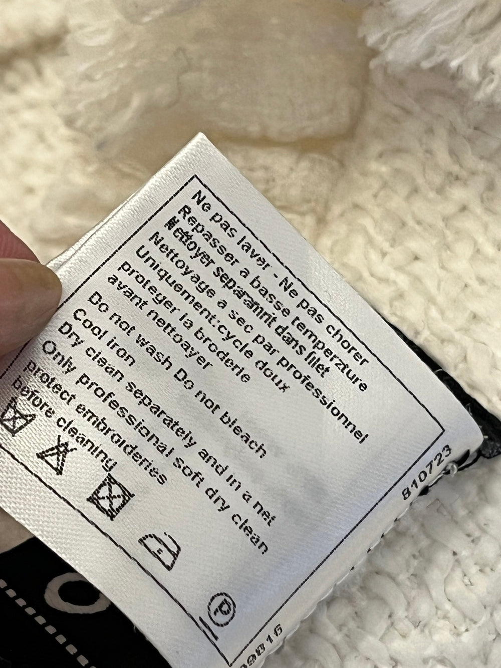 Pre Loved Chanel Ivory Boucle Jacket size 36 uk8