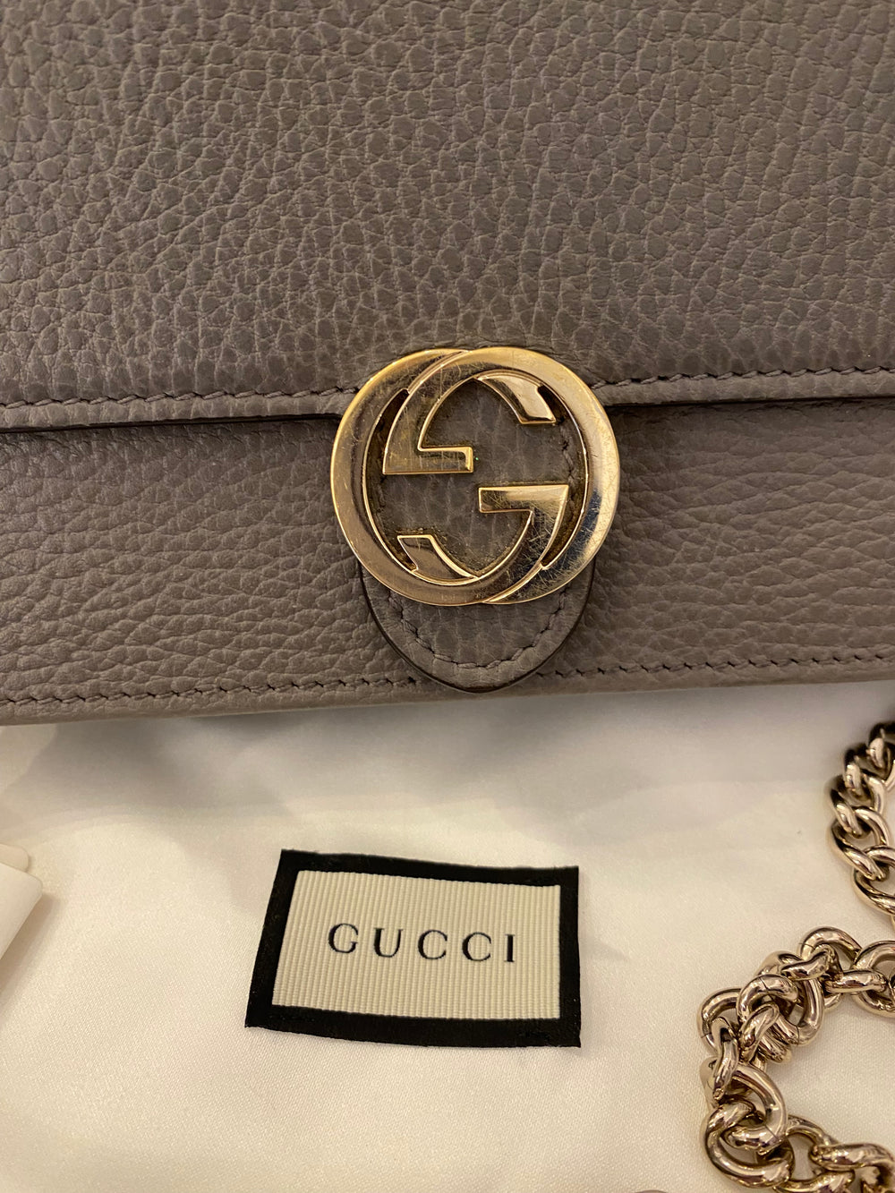 Pre Loved Gucci Interlocking Leather Wallet on Chain in Dollar Grey (excellent)