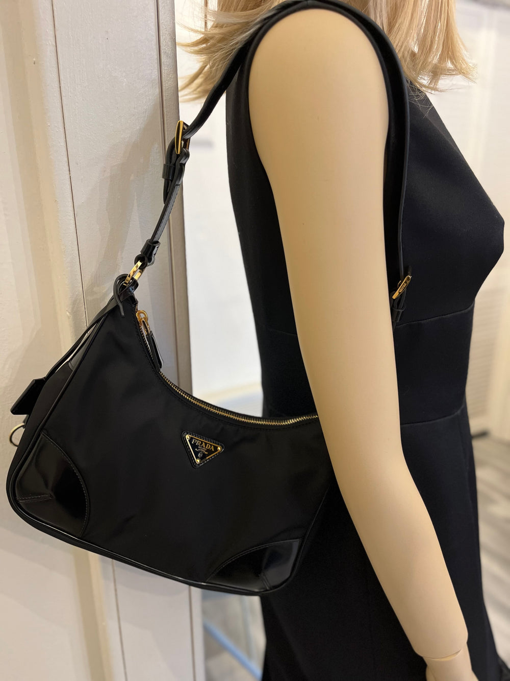 Pre Loved Prada Re-edition 2002 Bag (pristine)