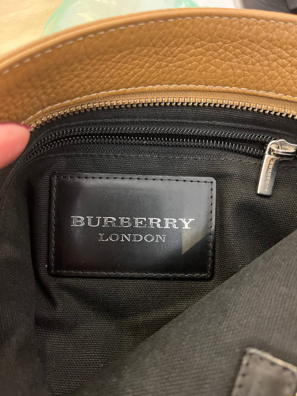 Pre Loved Burberry Leather Crossbody Messenger Bag