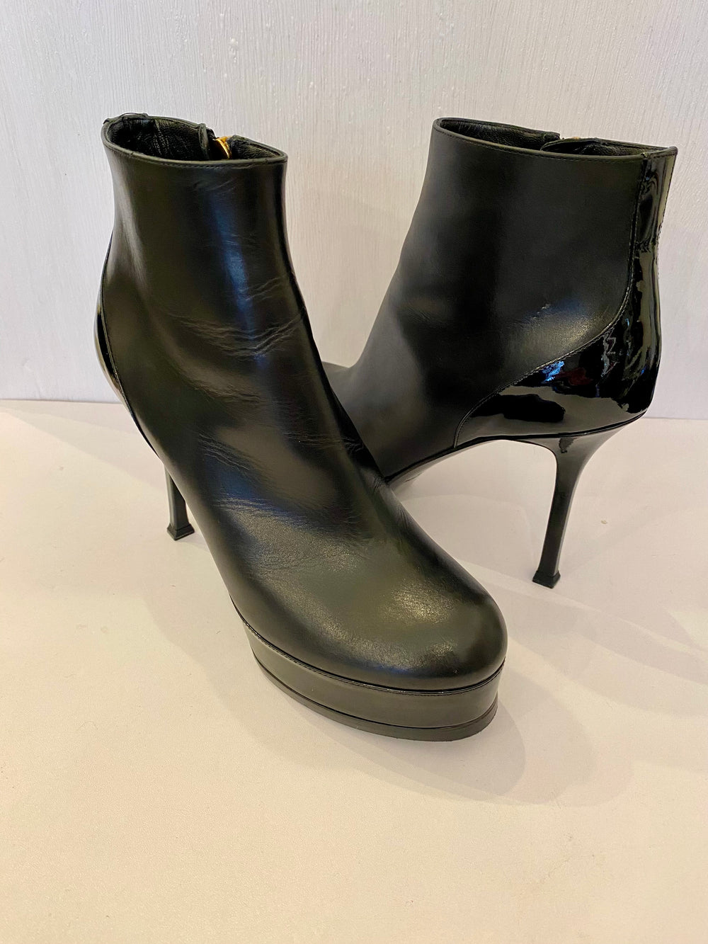 Pre Loved Yves Saint Laurent Tribute Boots uk4 (excellent)