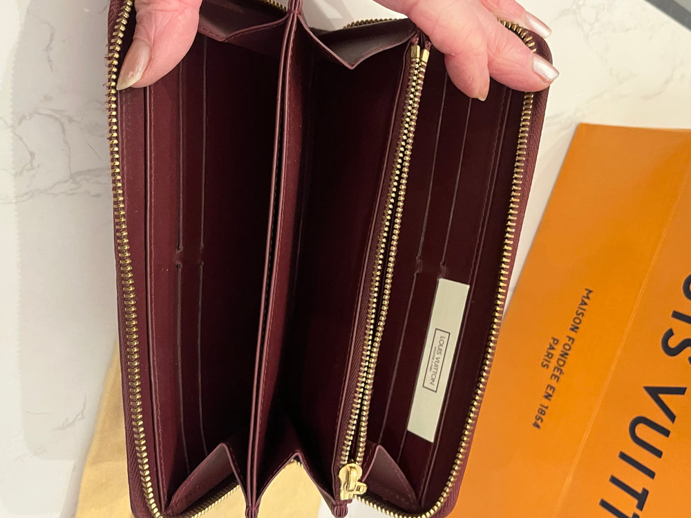 Pre Loved Louis Vuitton Stephen Sprouse Monogram Vernis Leopard Zippy Purse