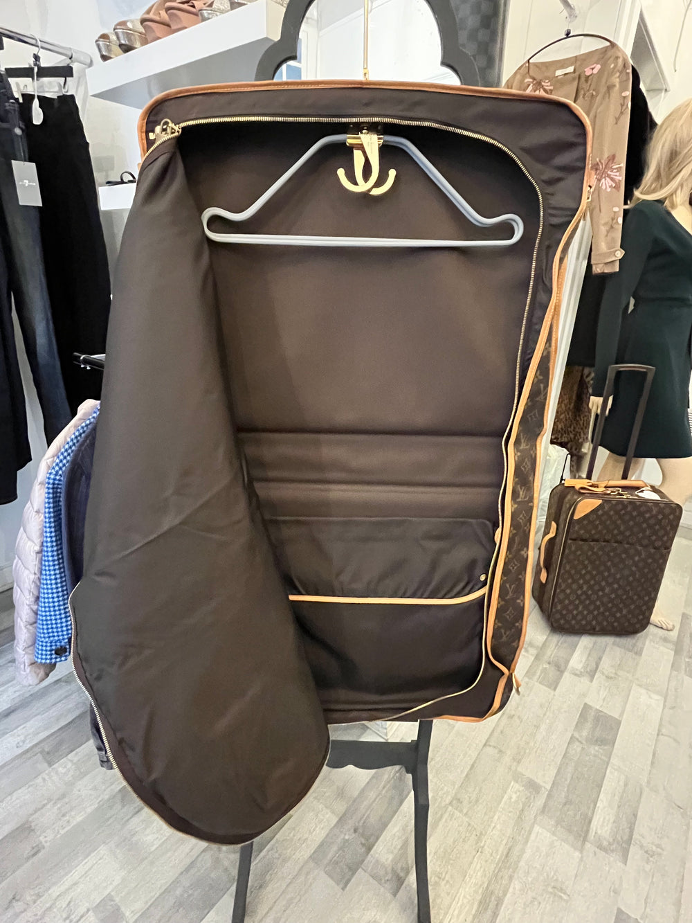 Pre Loved Vintage Louis Vuitton Monogram Suit Carrier
