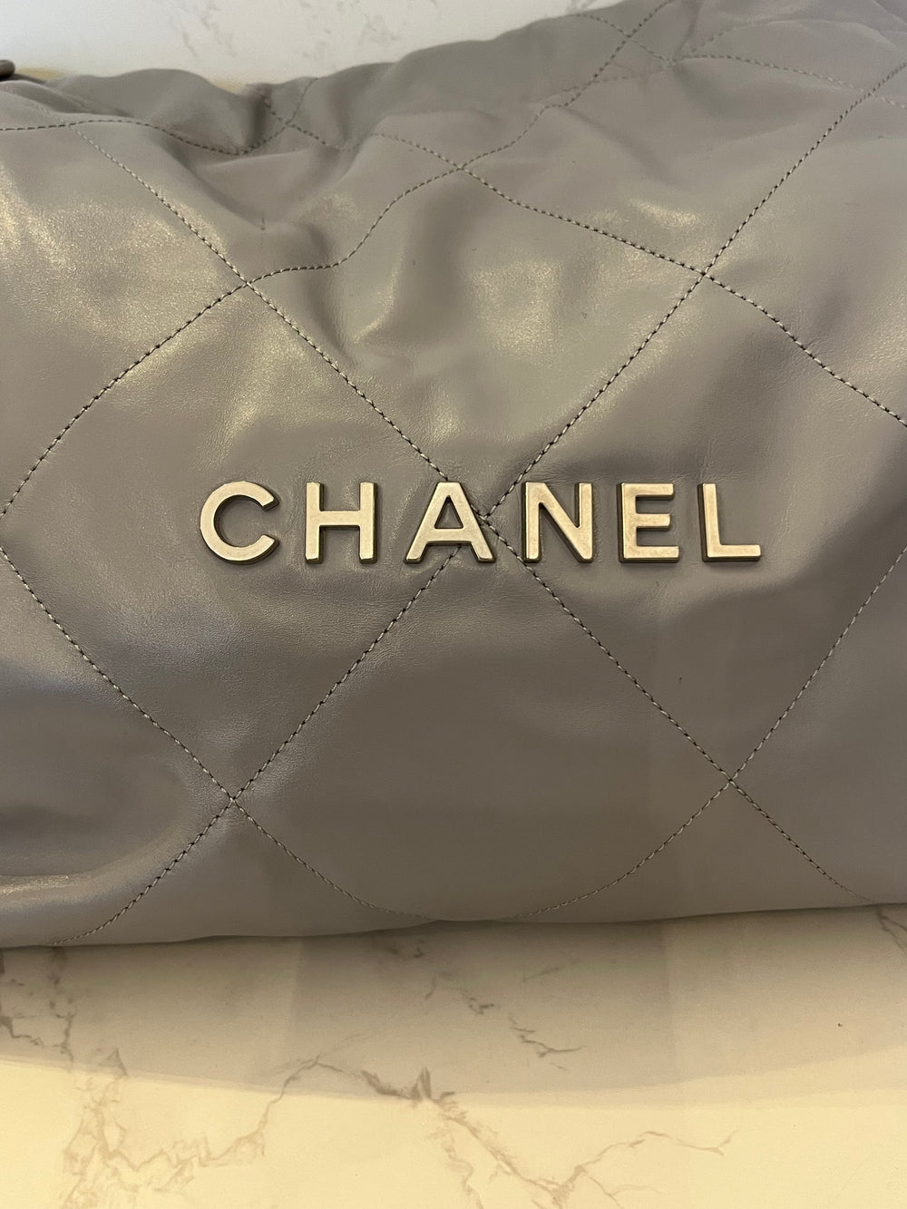 Pre Loved Chanel 22 in Grey Calf Leather 2023 (pristine)