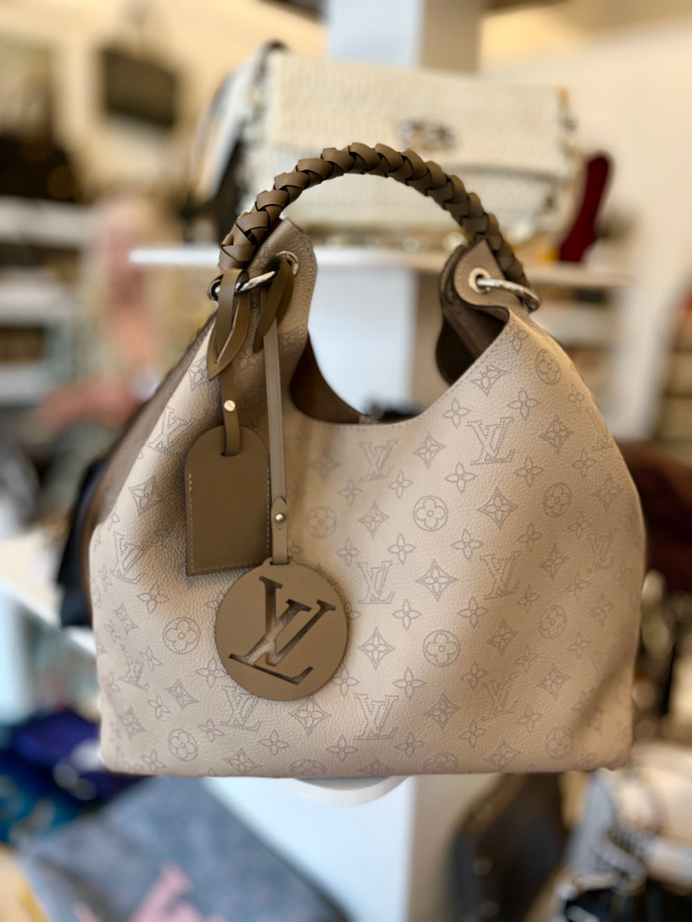Pre Loved Louis Vuitton Carmel Hobo in Beige (excellent)