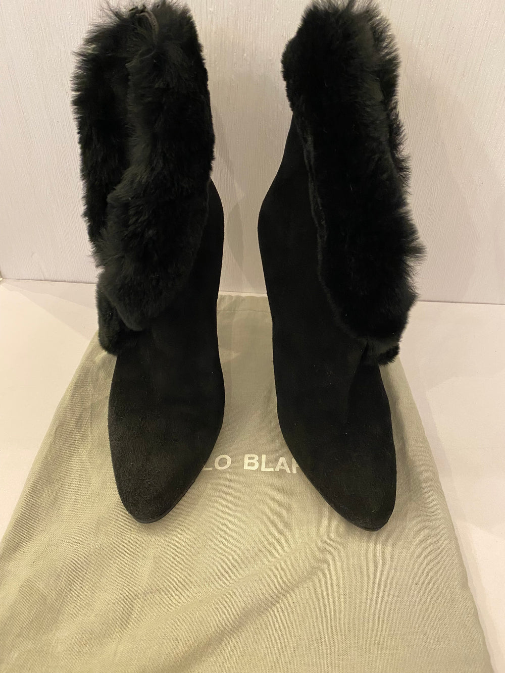 Pre Loved Manolo Blahnik Black Suede & Fur Ankle Boots Size 37 UK 4