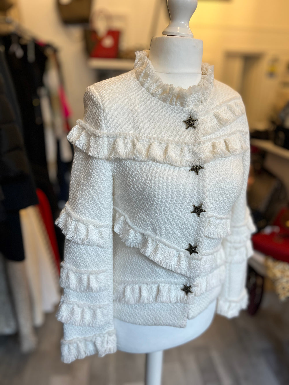 Pre Loved Chanel Ivory Boucle Jacket size 36 uk8