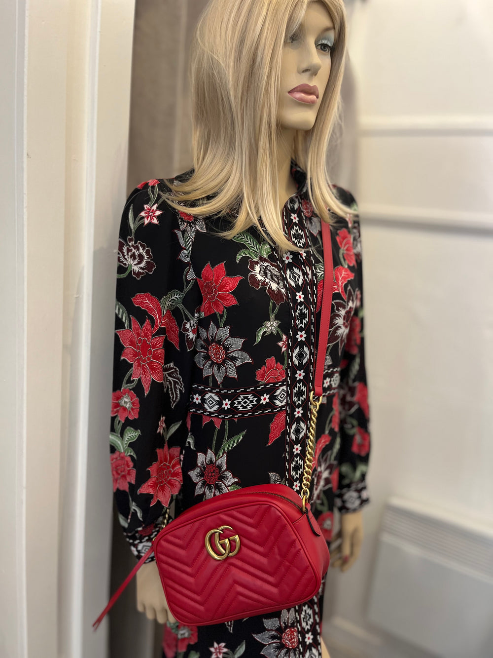 Pre Loved Gucci GG Marmont Matelasse Shoulder/Crossbody in Red (excellent)