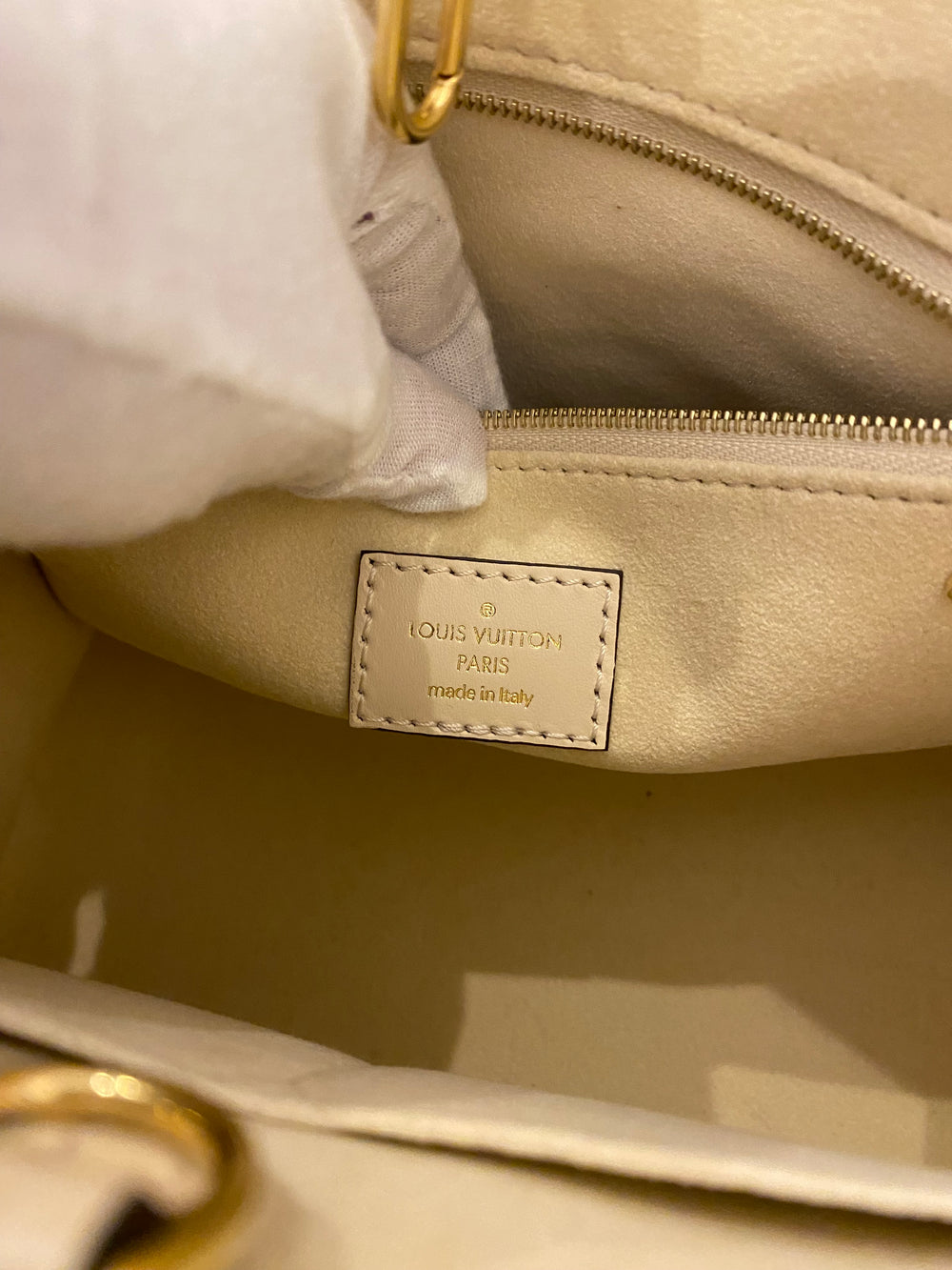 Pre Loved Louis Vuitton Cream On The Go PM Tote (as new)