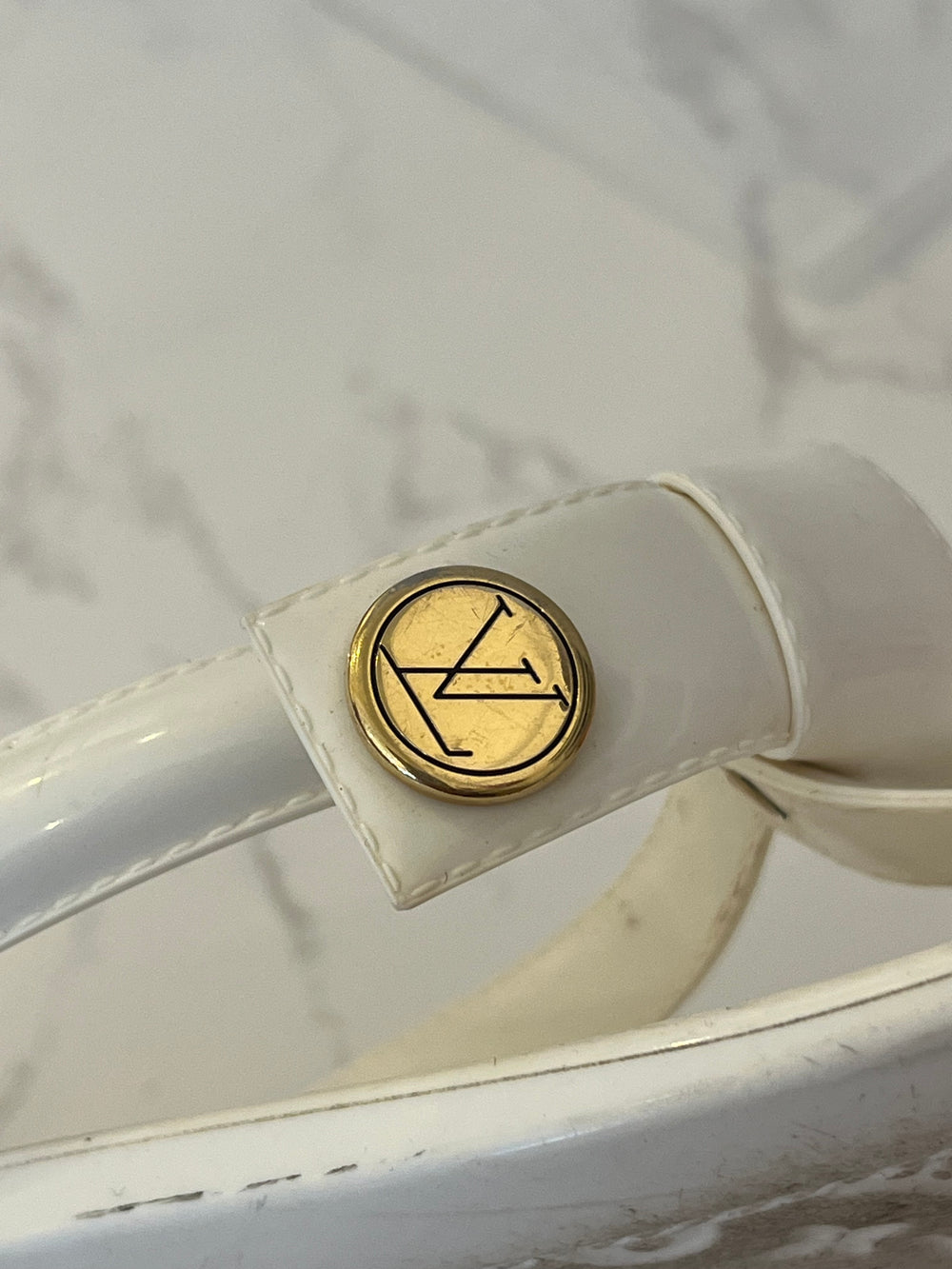 Pre Loved Louis Vuitton White Thong Flip-Flops UK5