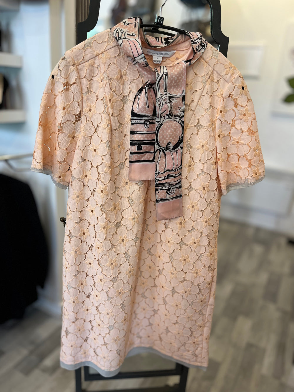 Pre Loved Diane Von Furstenberg Peach Lace Dress uk12
