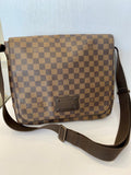 Pre Loved Louis Vuitton Brooklyn Unisex Messenger Bag