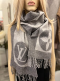 Pre Loved Louis Vuitton Lambswool Cardiff Monogram Scarf with box