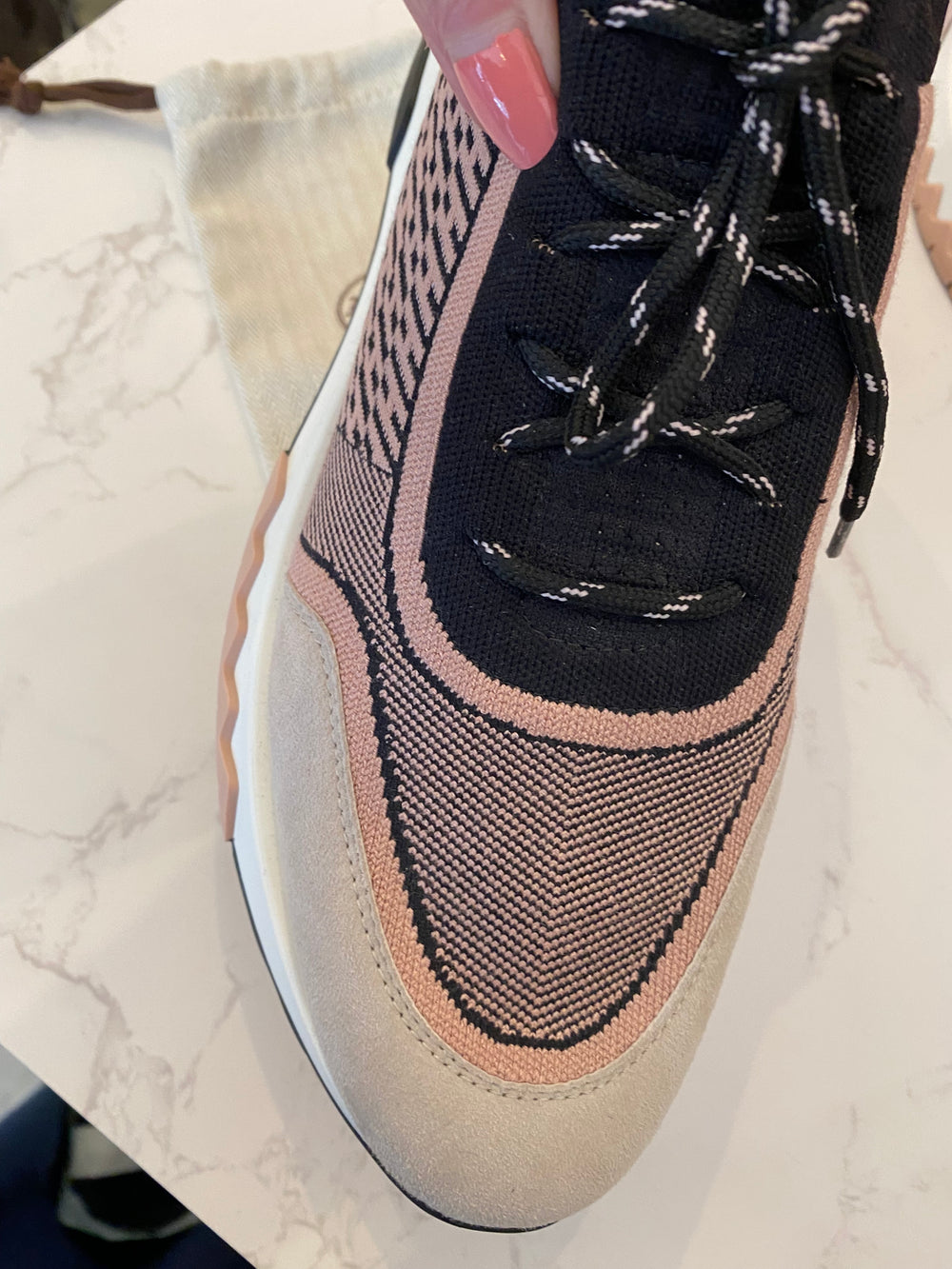 Pre Loved Hermes Addict Trainers Pink uk6 (excellent)