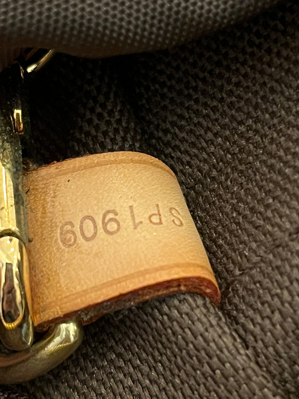 Pre Loved Vintage Louis Vuitton Monogram Suit Carrier