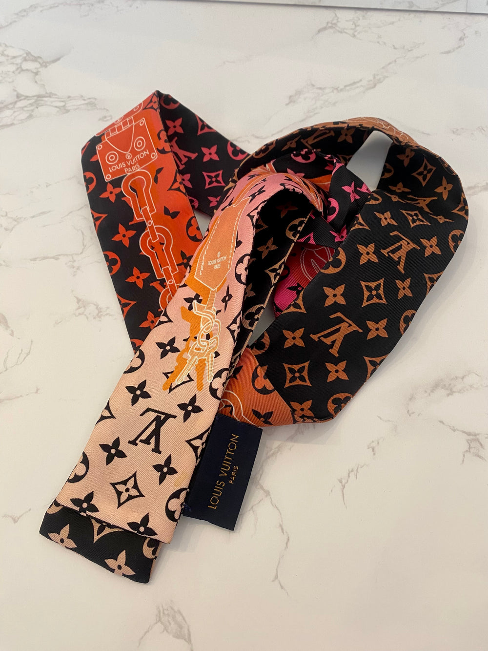 Pre Loved Louis Vuitton Monogram Silk Bandeau Scarf