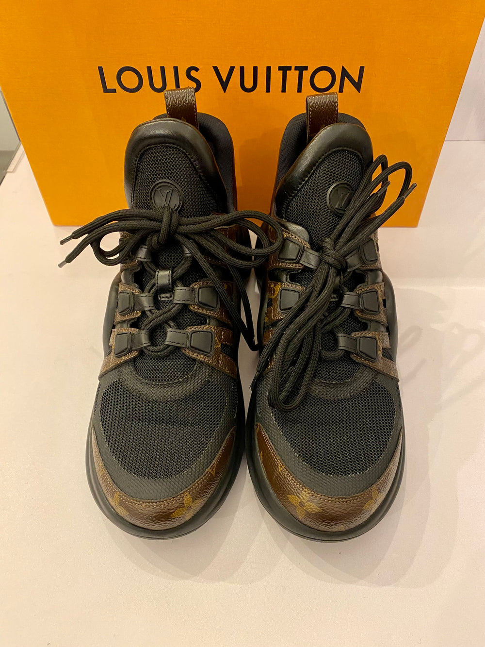 Pre Loved Louis Vuitton Archlight Monogram Sneakers uk6 (new)