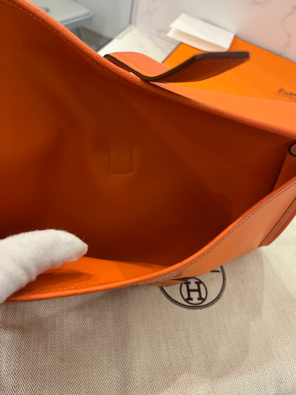 Pre Loved  Hermes Jige Elan 29 Clutch in Orange Swift Leather (excellent)
