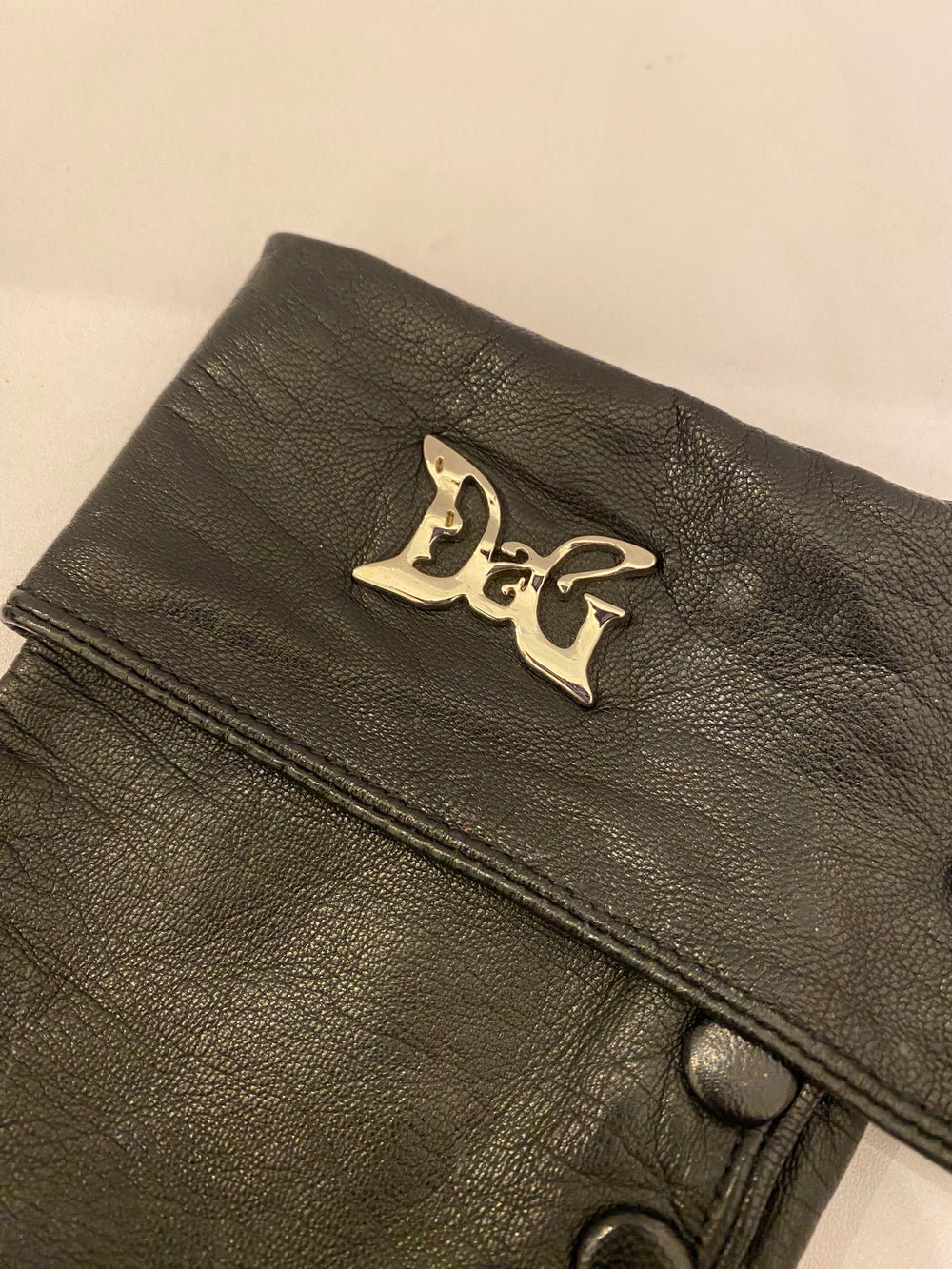 Pre Loved Dolce & Gabbana Black Leather Long Gloves size 7