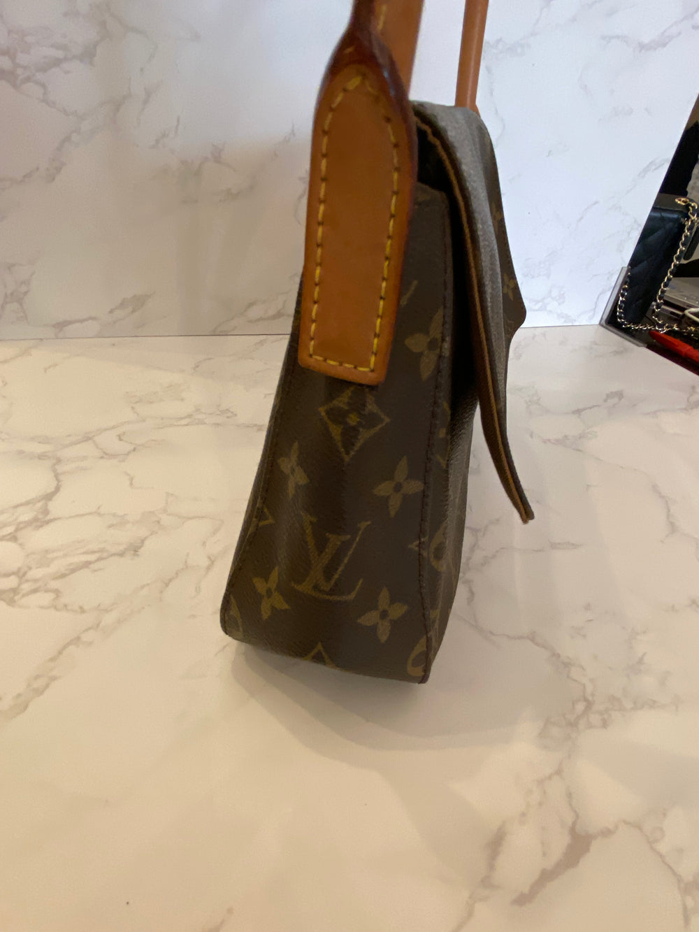 Pre Loved Louis Vuitton Vintage Monogram Looping Shoulder Bag
