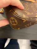 Pre Loved Louis Vuitton Pochette Accessoires in Monogram Canvas - Excellent