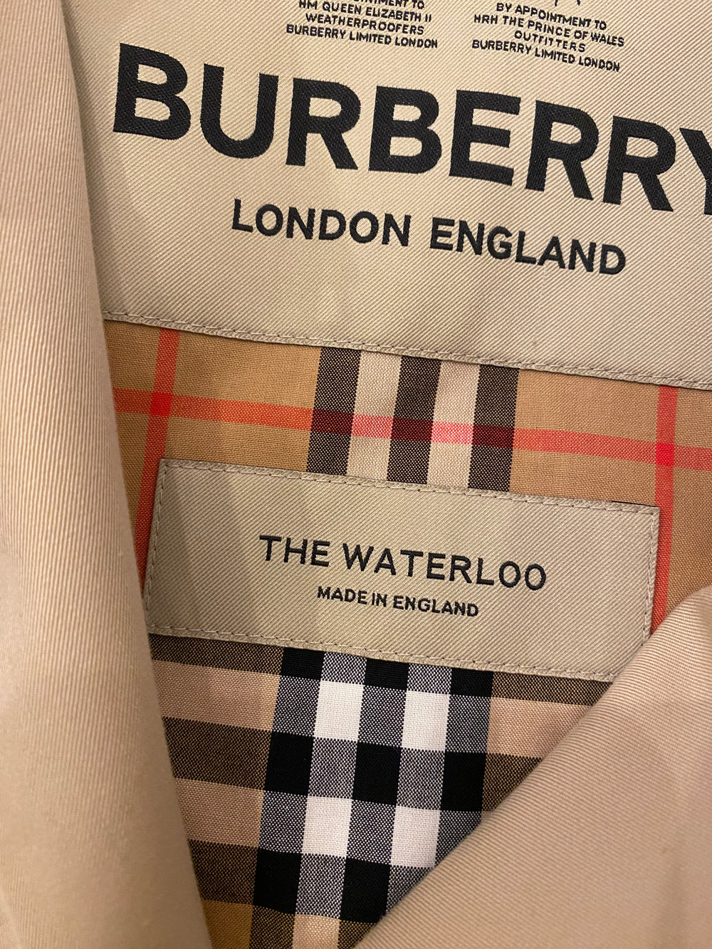 Pre Loved Burberry "The Waterloo" Trench Coat Size UK4 (fits uk6)