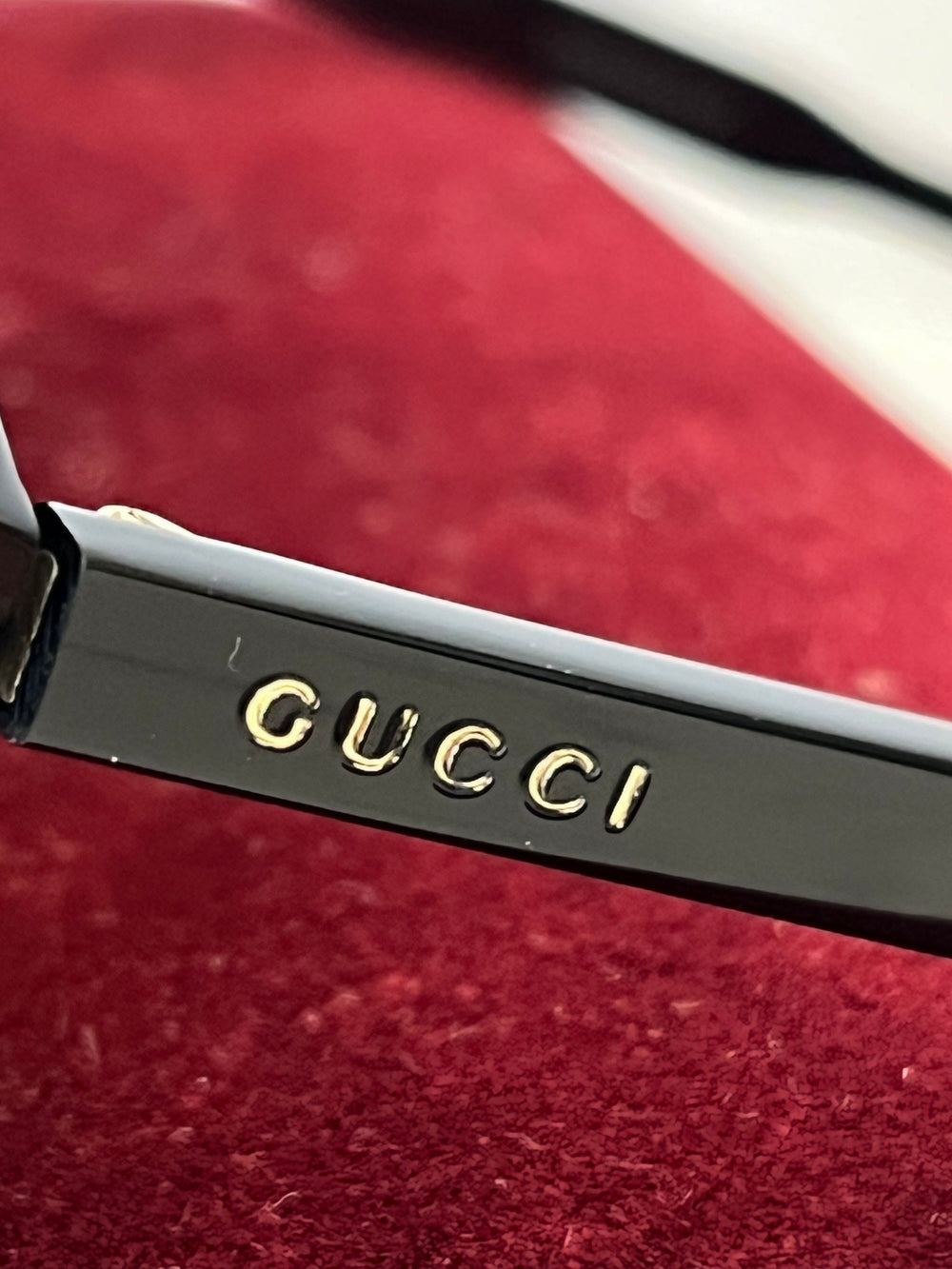 Pre Loved Gucci Oversized Black Aviator Sunglasses