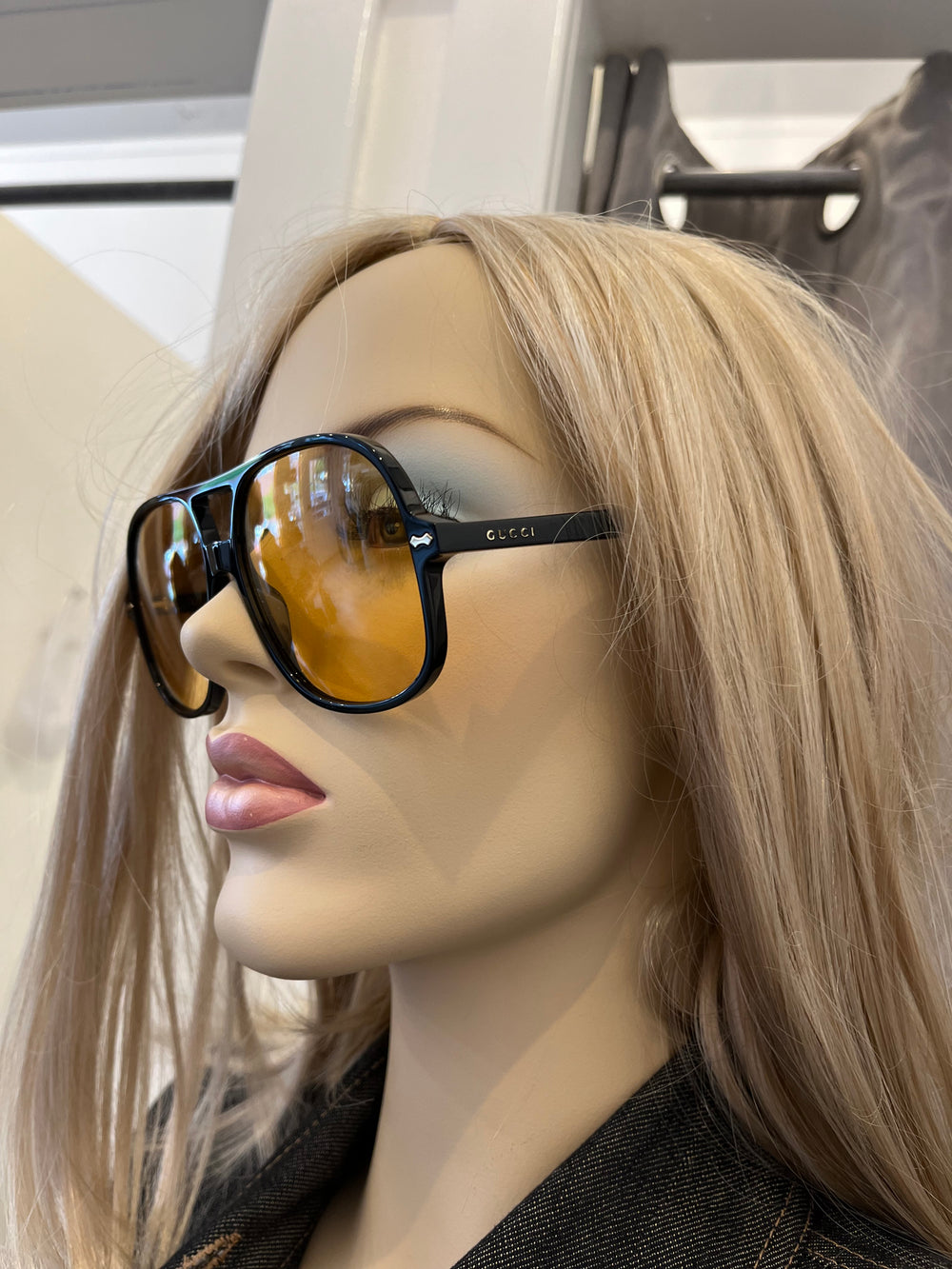 Pre Loved Gucci Oversized Black Aviator Sunglasses