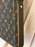 Pre Loved Louis Vuitton Trotteur Beaubourg Shoulder / Crossbody Bag in Monogam Canvas