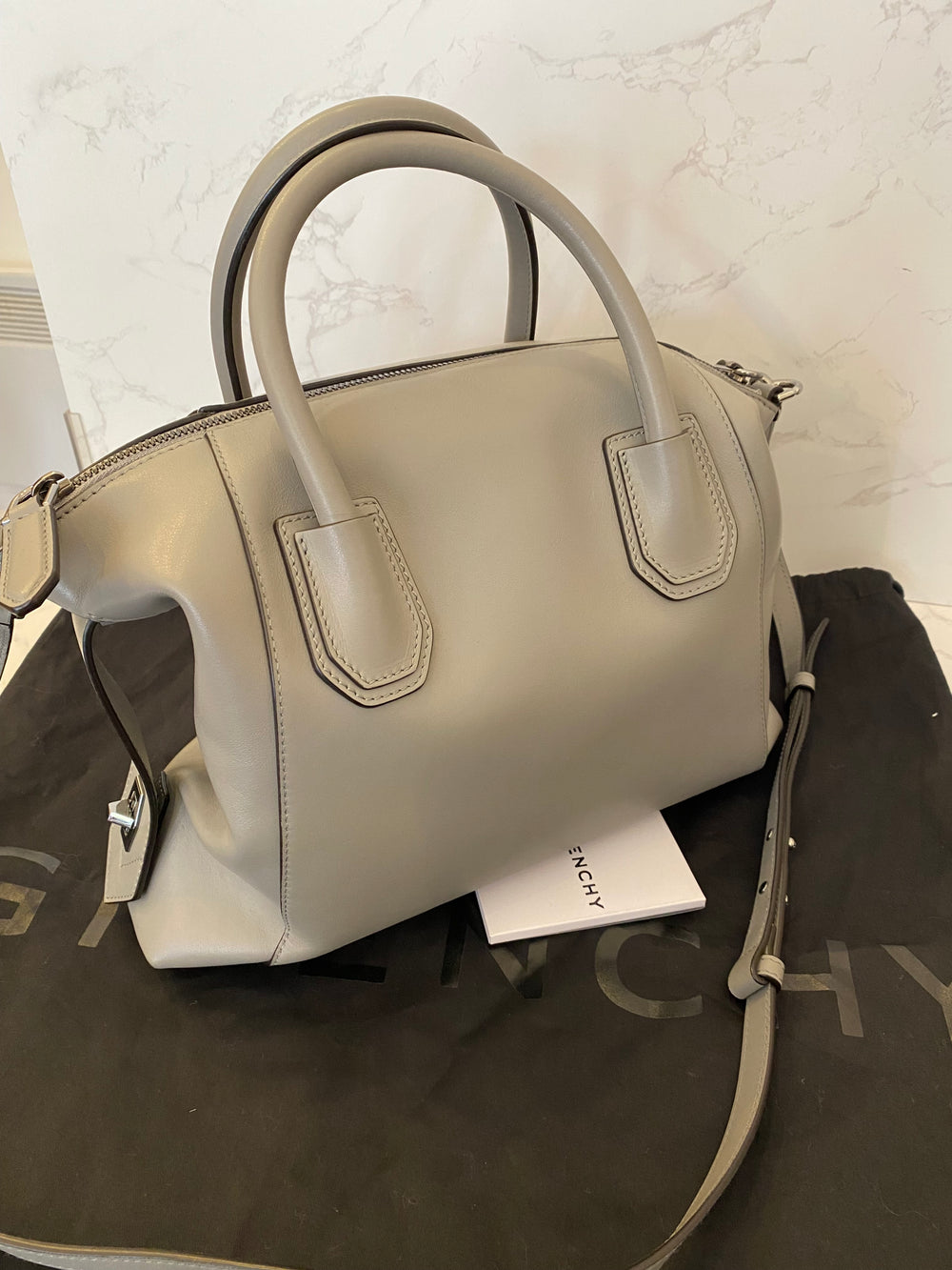 Pre Loved Givenchy Small Soft Grey Antigona  (excellent)