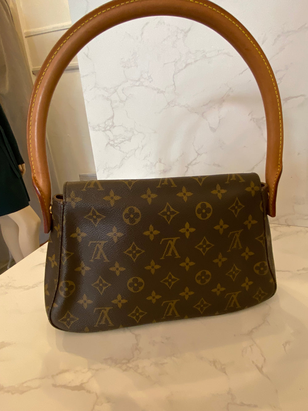 Pre Loved Louis Vuitton Vintage Monogram Looping Shoulder Bag