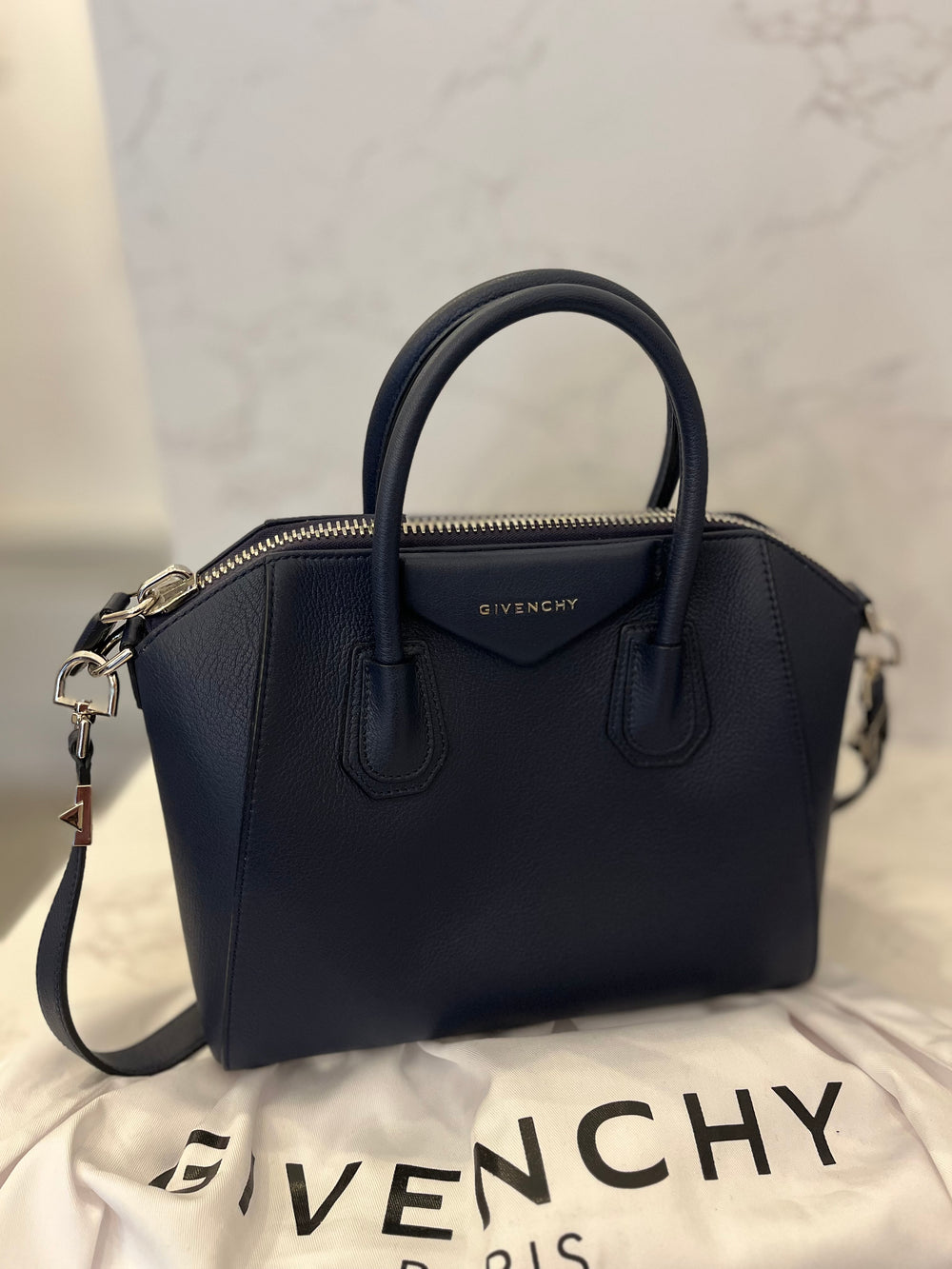 Pre Loved Givenchy Small Navy Antigona  (excellent)